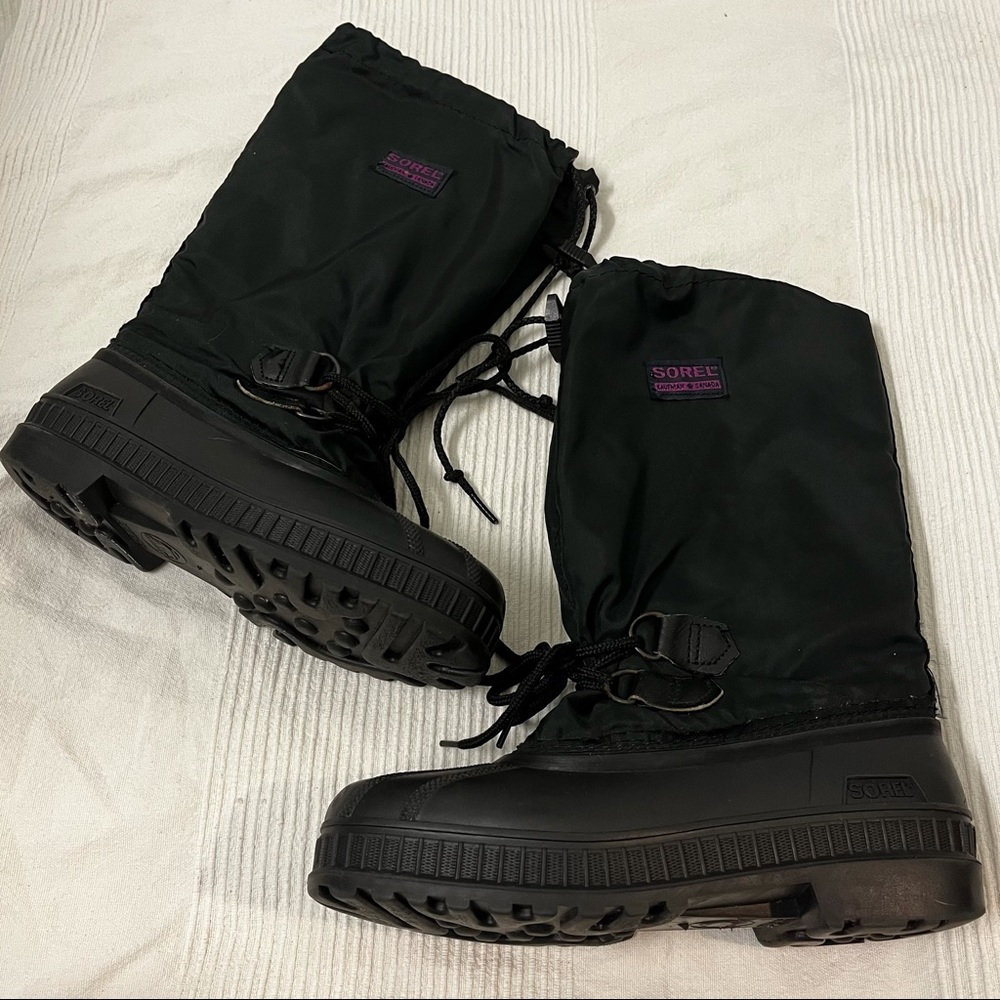 Women’s vintage 90s Sorel Duck Boots, size 5, made in Canada